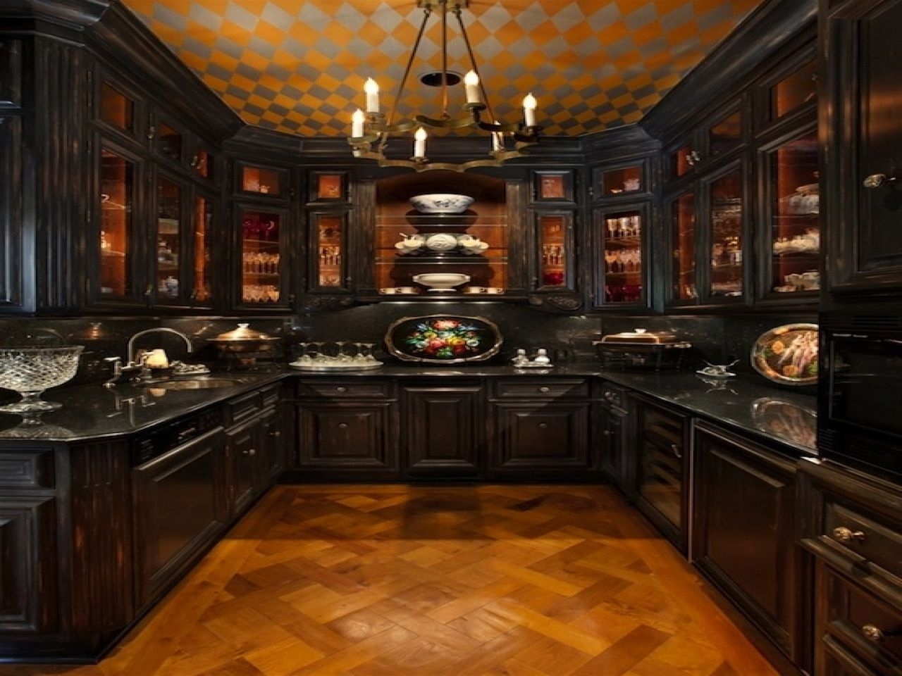  кухня в готическом стиле