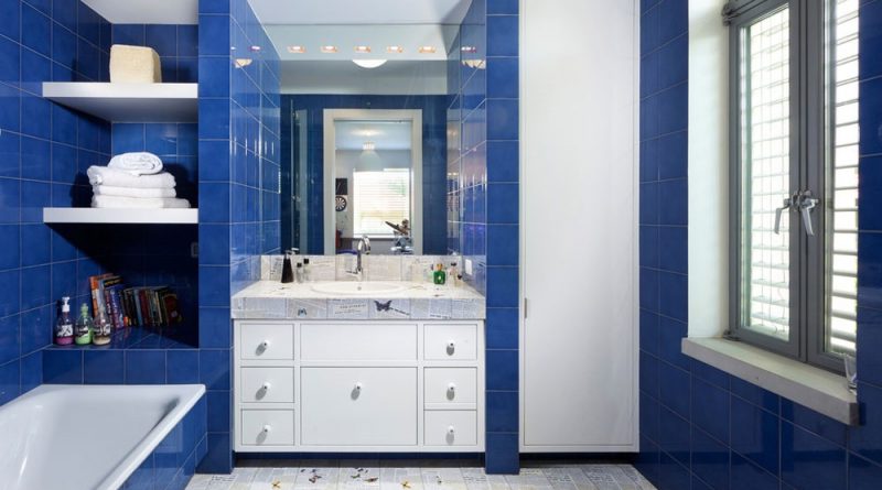 ванная комната в сине-белых тонах фото