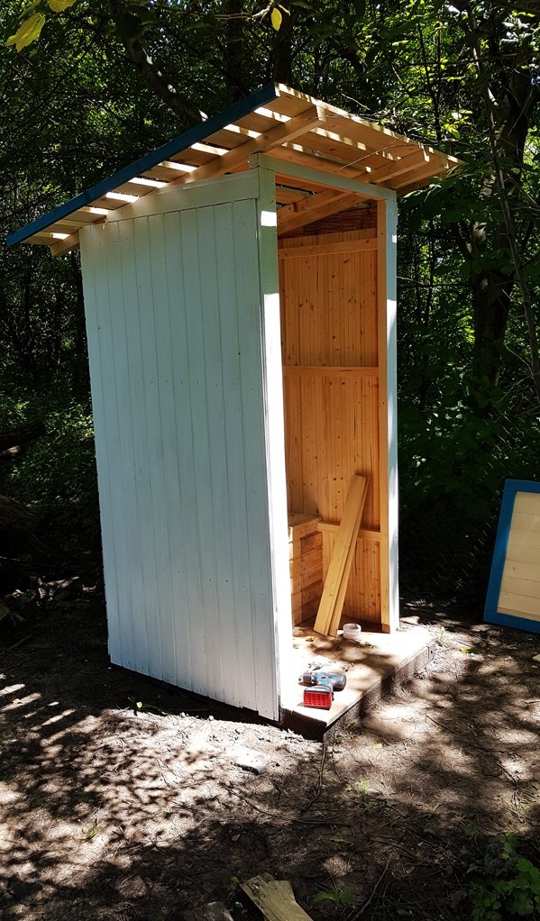 Построить дачный туалет своими руками проекты (78 фото)