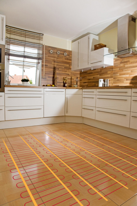 тепла підлога на кухні