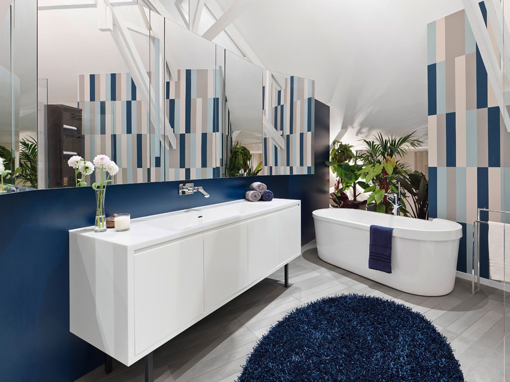 бело-синяя ванная комната фото