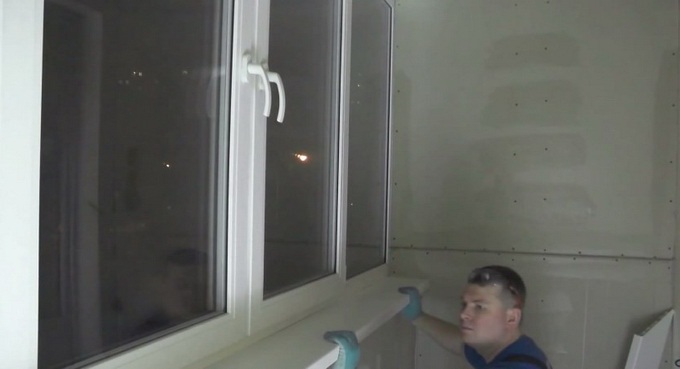 как установить подоконник пвх на балконе